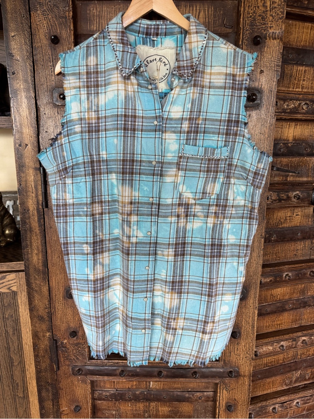 A Rare Bird Sleeveless Plaid Snap Shirt